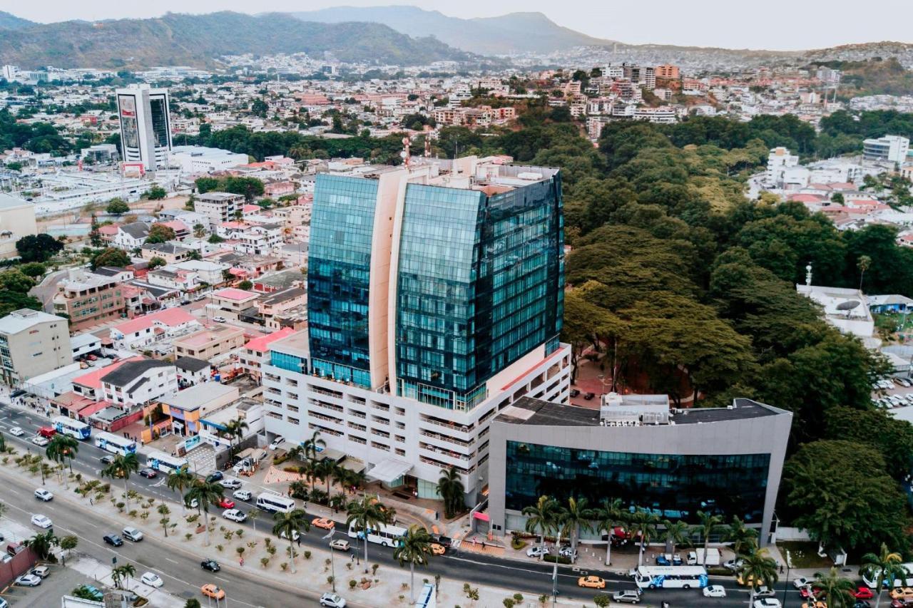 Courtyard By Marriott Guayaquil Otel Dış mekan fotoğraf