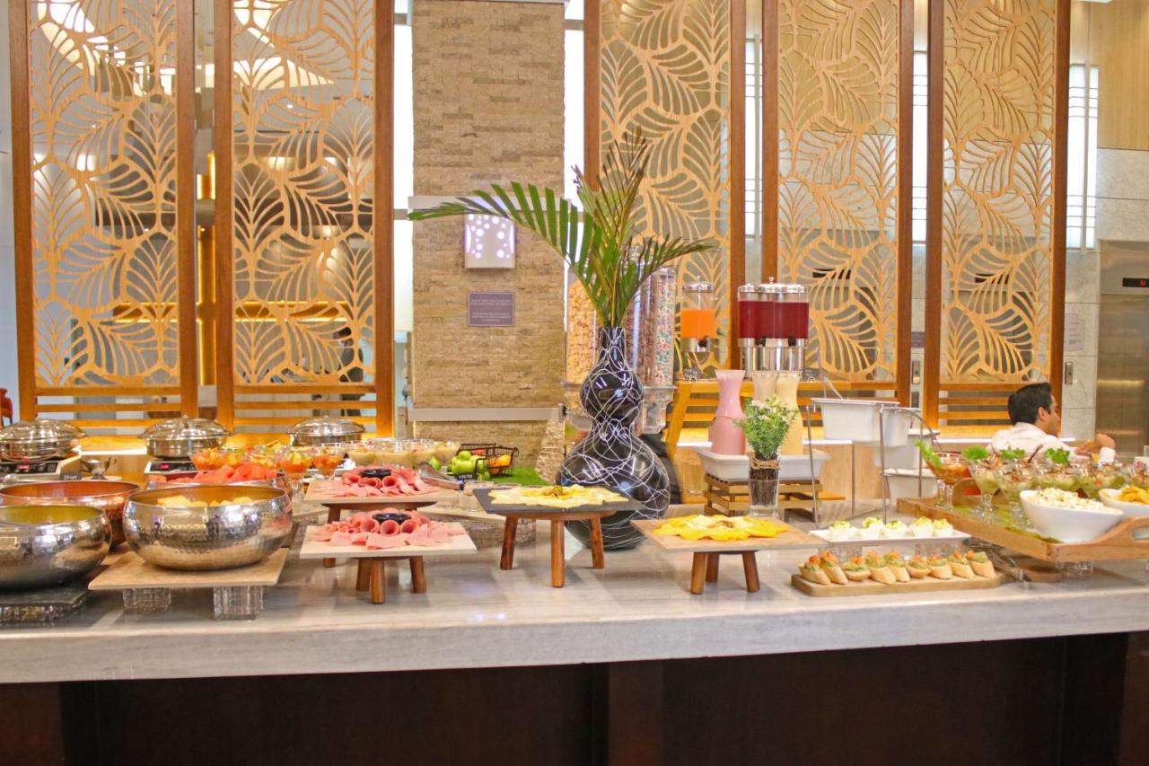 Courtyard By Marriott Guayaquil Otel Dış mekan fotoğraf