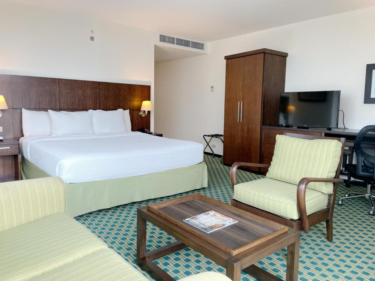 Courtyard By Marriott Guayaquil Otel Dış mekan fotoğraf