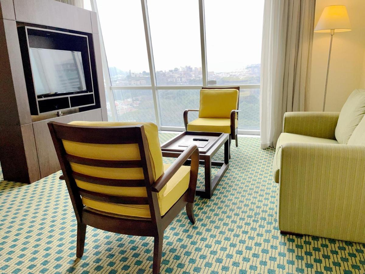 Courtyard By Marriott Guayaquil Otel Dış mekan fotoğraf