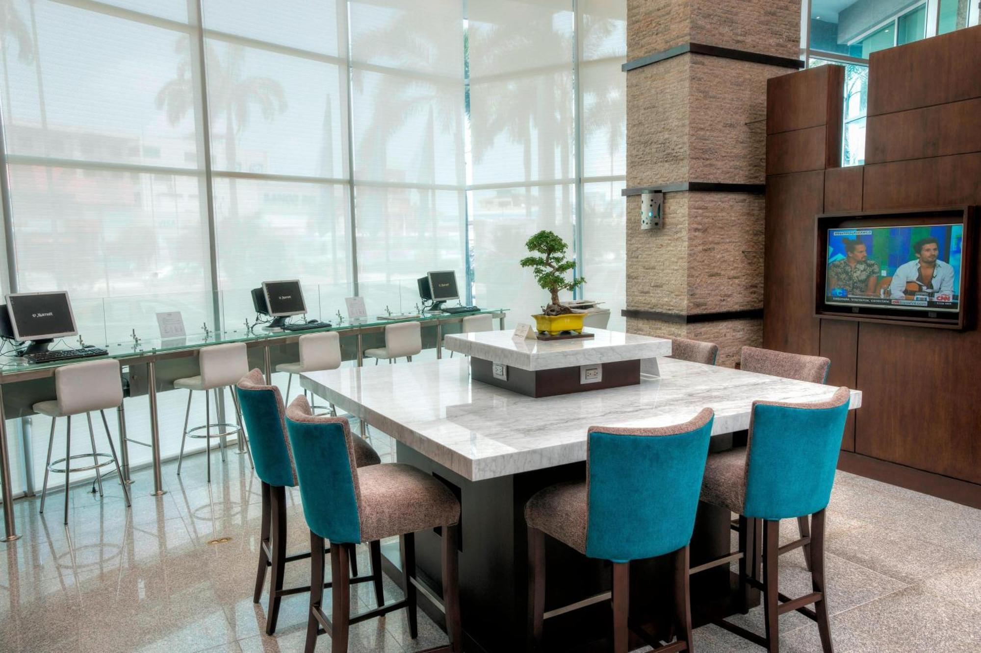 Courtyard By Marriott Guayaquil Otel Dış mekan fotoğraf